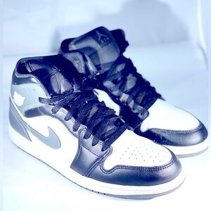 Nike Air Jordan‎ 1 Mid